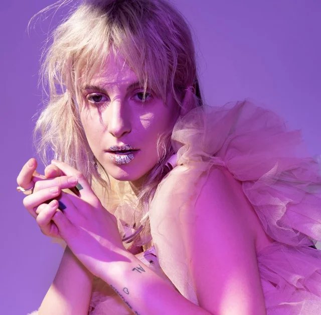 Hayley Williams as every colour of the rainbow: A Short Thread