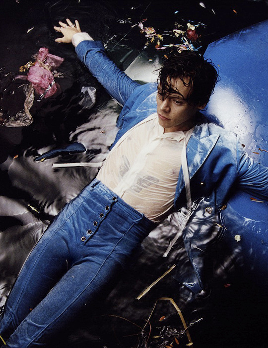  the iconic harry styles album photoshoot by harley weir; a thread 