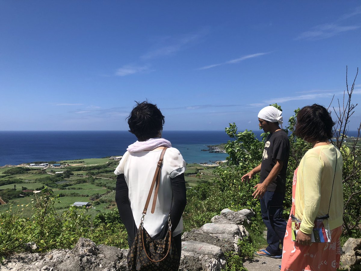 EmicoHn's tweet photo. 【いつかの与論島】
琴平神社 地主神社
百合ケ浜
映画『めがね』のロケ地
もずくそば かき氷
カフェ モーニング
与論島の海をうつしたギョサン
星砂‥
@amami_shiptrip
#しま旅love
#与論島 #虹
#しま旅LOVEフォトキャンペーン #島 #旅の思い出 #鹿児島 #奄美航路 #shiptrip #離島 #国内旅行 https://t.co/5WLkgGoxls
