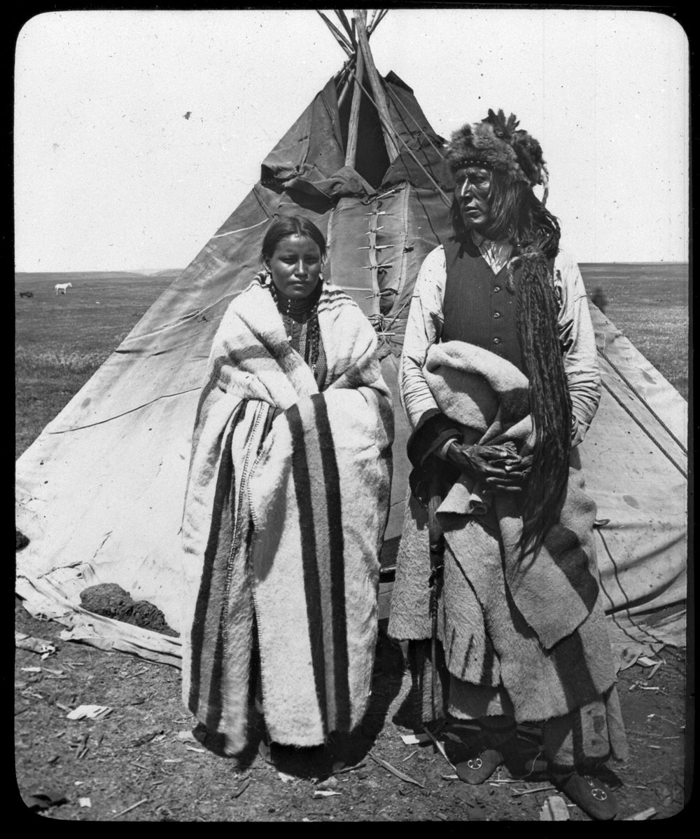 Stuthefarmer's tweet photo. Pîhtokahanapiwiyin and his wife in the 1880s.  From https://t.co/1OPh3Gmfn3. #prairies #PrairiePeople https://t.co/OM7BD4bj7s