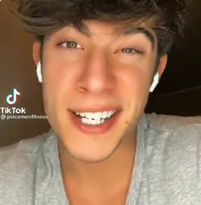 puentedegenave's tweet photo. Mario casas también ha ido al dentista https://t.co/8A4EaBr5Mx