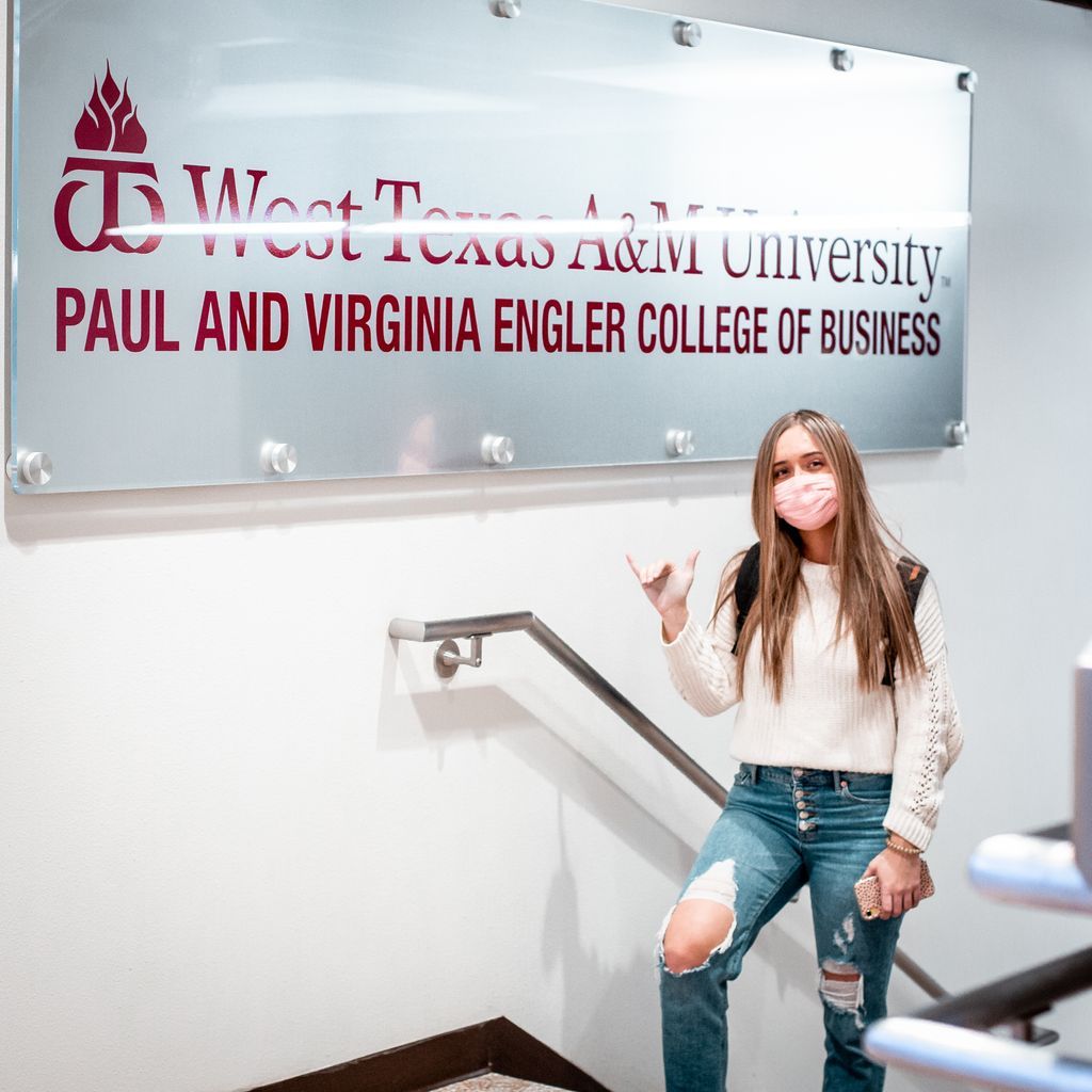 Buffs Back in Business 💼   Hope everyone has a good first day of class!
.
.
.
#wtamucob 
#businessbuffs