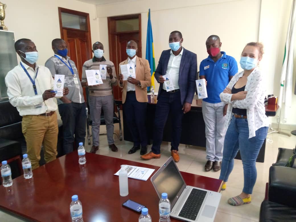 ardekubaho_rw's tweet photo. Today we introduced the implementation of "TUBEHO NEZA" project.
Partnering with @medicusmundi and Kamonyi District @Kamonyi ,during 2 years from Jan 2021 to Dec 2022,high quality livelihood for women in Kamonyi District will be our greatest priority. https://t.co/lBMARw5YlZ