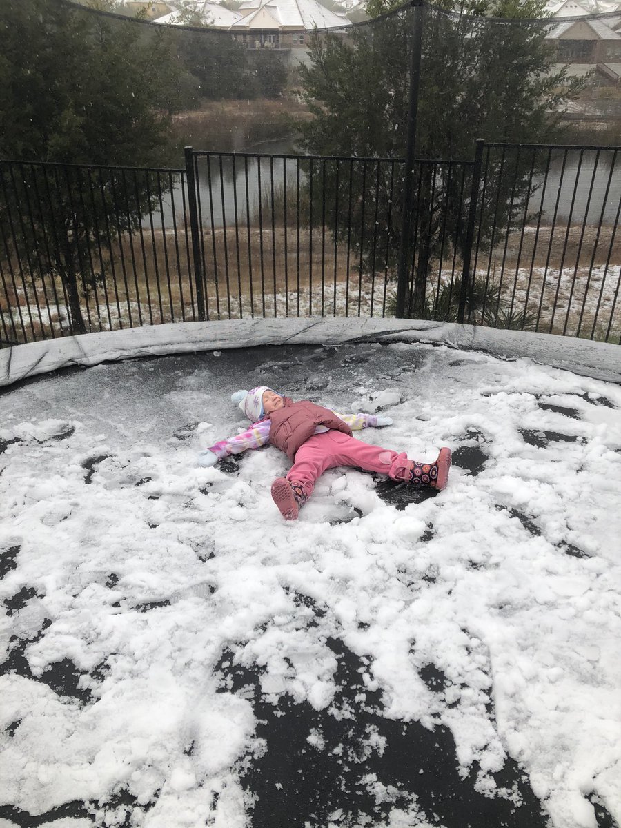 Jamie683's tweet image. Snow balls and snow angels! How fun! #snowday #beDSE