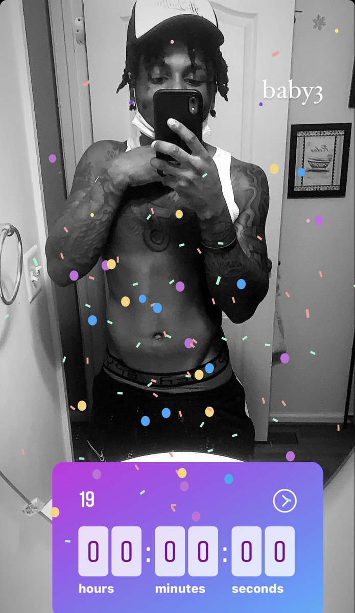 NikkiBJaxx417's tweet photo. The Babyboy is 19 y’all‼️‼️ Go getem @ogscrappy My Hornet 🐝 stay ready 💫🐝❤️💙🤞🥰😍 #LoveScrap #Year19 https://t.co/M7YqZrcpOY