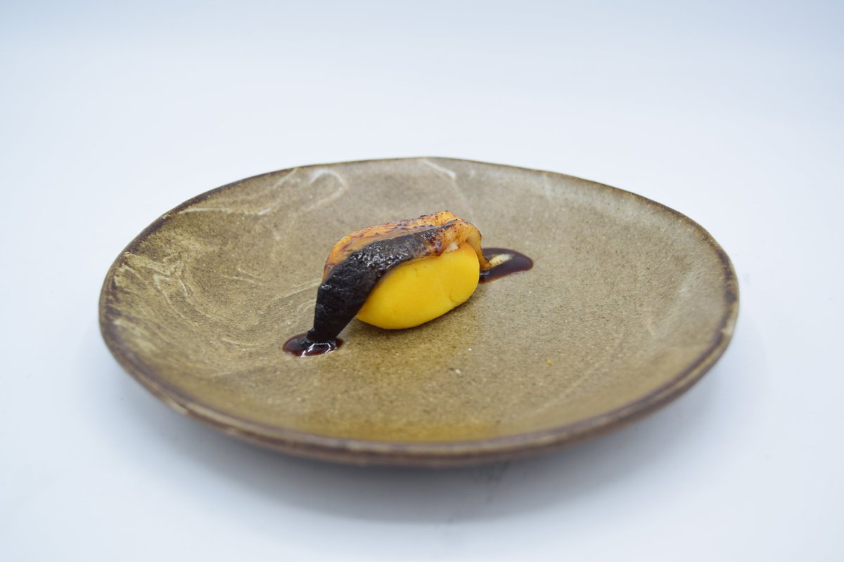 lmgastronomia's tweet photo. #Nigiri #Causa de 
#Anguila #Kabayaki

#Gyozas de #Cochinillo

#Soba de #Maíz #Chulpi , 
#Botarga de #Atún #Rallada y 
#Ponzu de #AguadeTomate

#Soba de #PieldeBacalao ,
#HuevodeCodorniz 
a #BajaTemperatura 
y #Ponzu de #Calamondin

#Pakta
#NachoDomenech
#PaktaRestaurant #elBarri https://t.co/dtiLPNkGSi