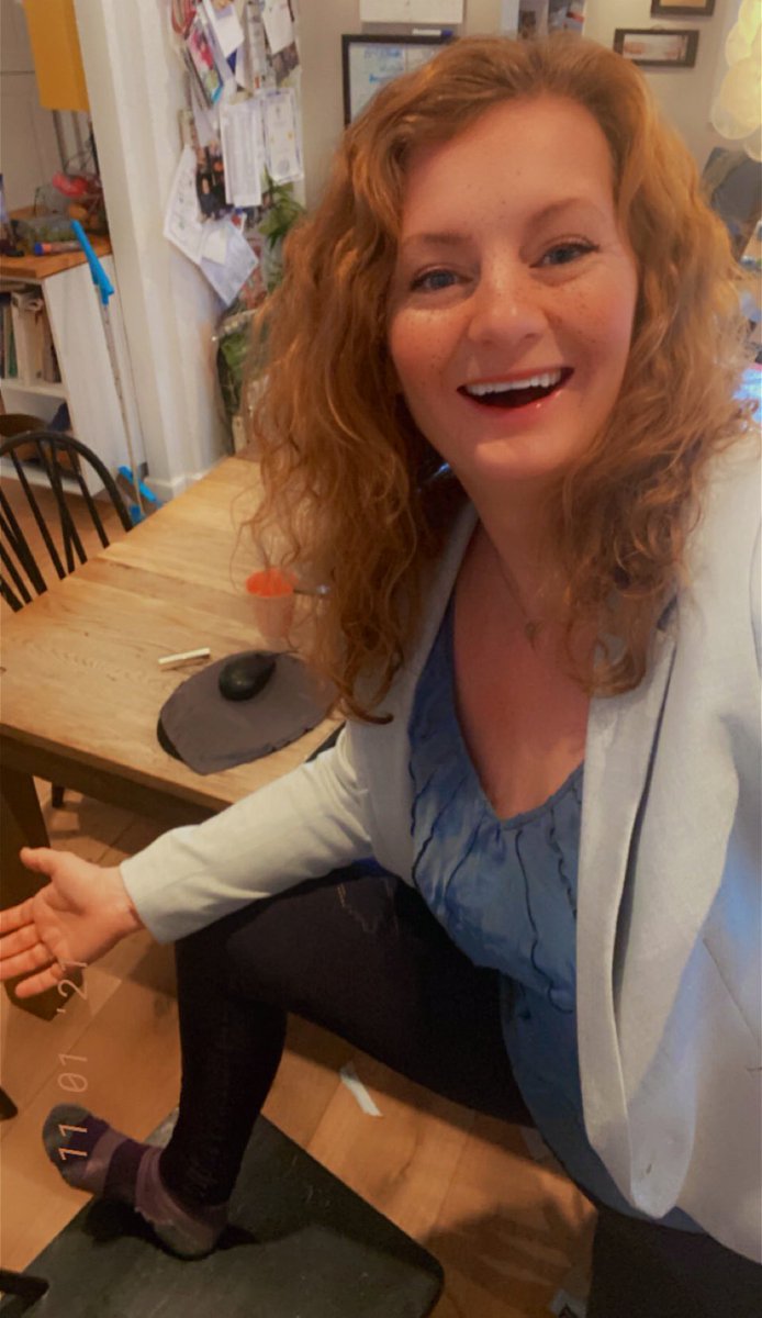 Behind the scenes: Just prerecorded a presentation for Helse og Fremtid 2021, hope no one can tell I am wearing yoga pants &amp; woolen socks rather than my shiny heels? Will I pull it off? #BehindtheScenes #illusion #covidoffice lmi.no/kurs-arrangeme…