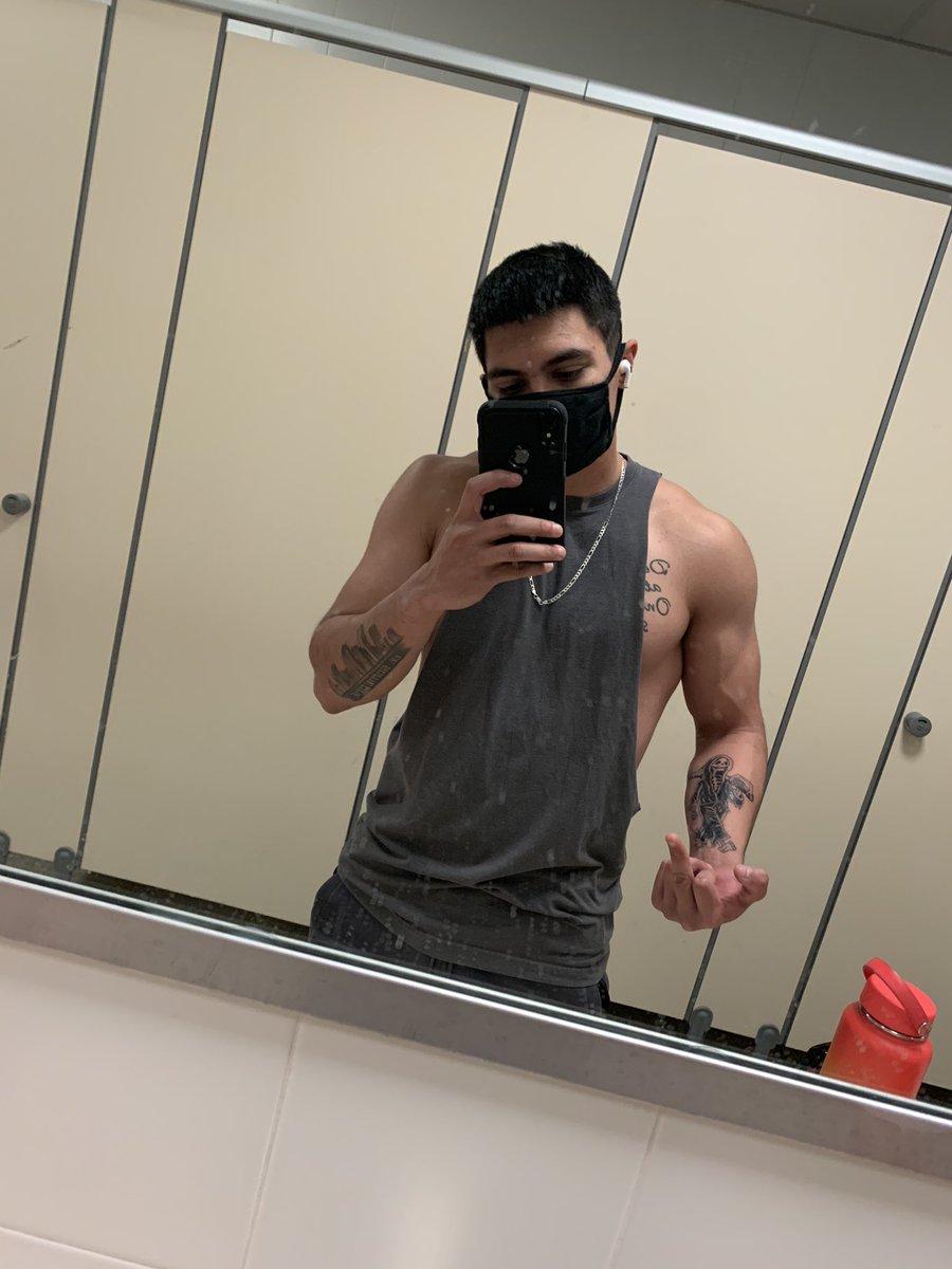 marcelcasas4's tweet photo. Small flex https://t.co/ZFqrYQ5DWX