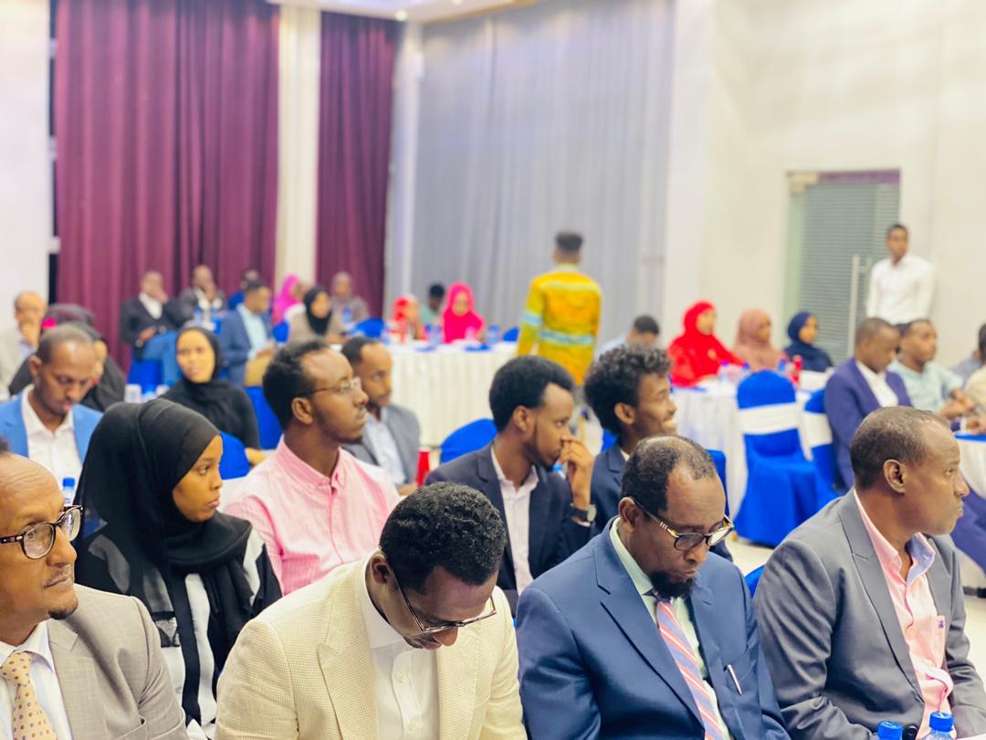 YasirBaffo's tweet photo. Time to hv dialogue led by H.E. @OsmanDubbe 4 Somali economic growth via Tourism.Thnks to @MOISOMALIA, department of @TourismSo &amp; #SATTA 4 chairing this valuable debate. As I always share how @RDBrwanda &amp; @TourismMalaysia value this huge sector, wish Somalia too. @UNWTO @SOMTA_SO https://t.co/tHFkUONAdz