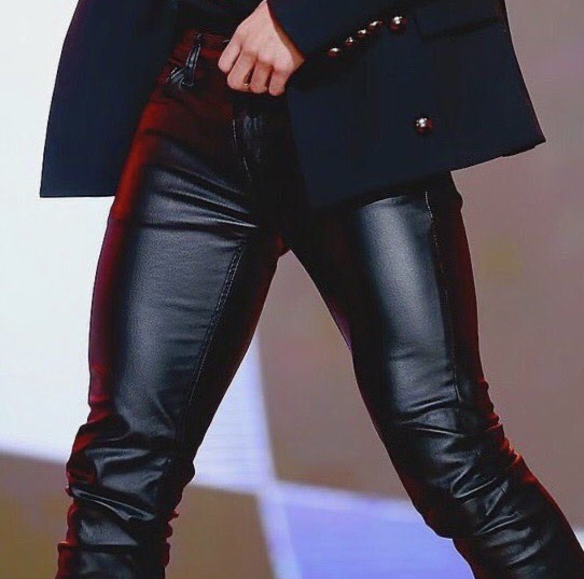 he's so well-built plz