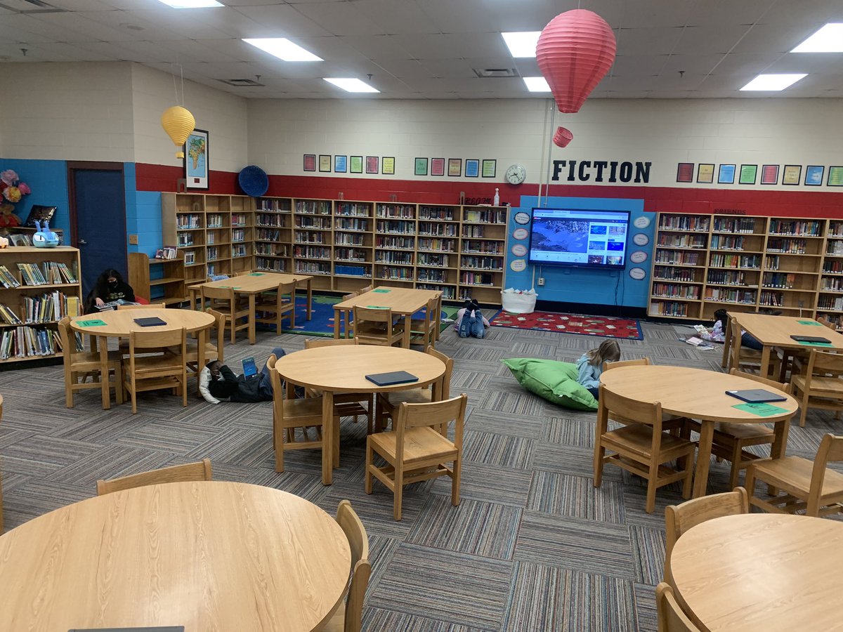 DFLLibrary's tweet photo. Socially distanced free reading in the library. Such joy today! #DFL #schoollikenoneother https://t.co/H37paDMnMF