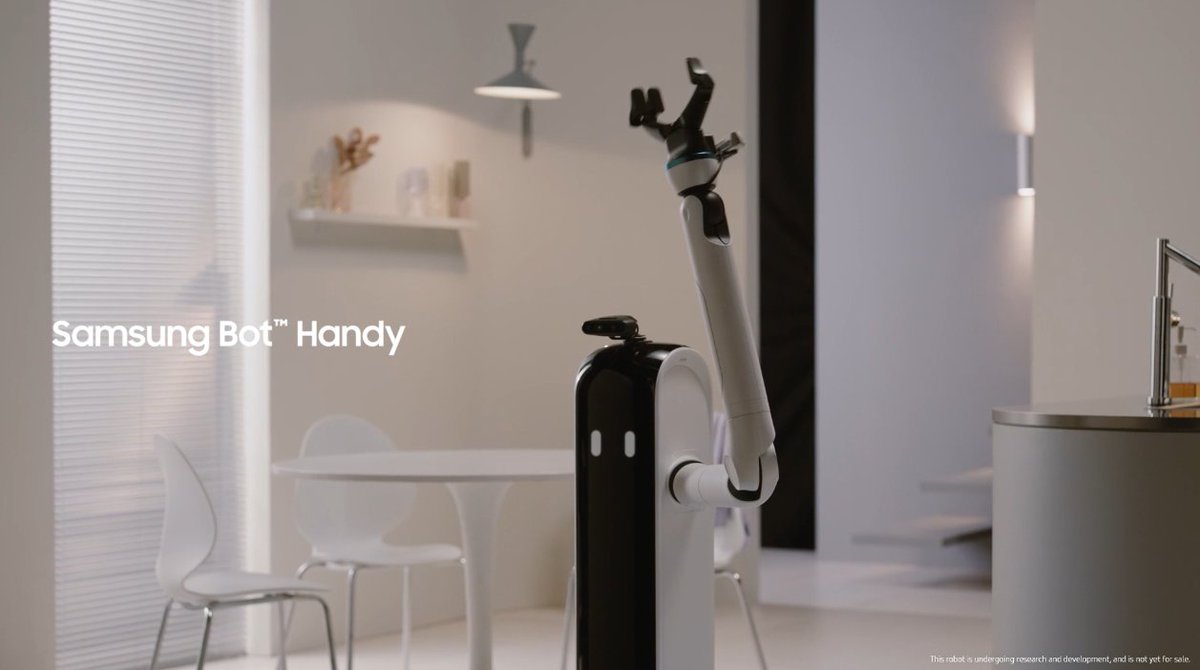 TechnikNewsNET's tweet photo. Der #SamsungBotHandy kann Euren Abwasch machen, Rosen auf den Tisch stellen oder den Wein einschenken. #Samsung #CES2021 #CES https://t.co/4QveL6nUhF