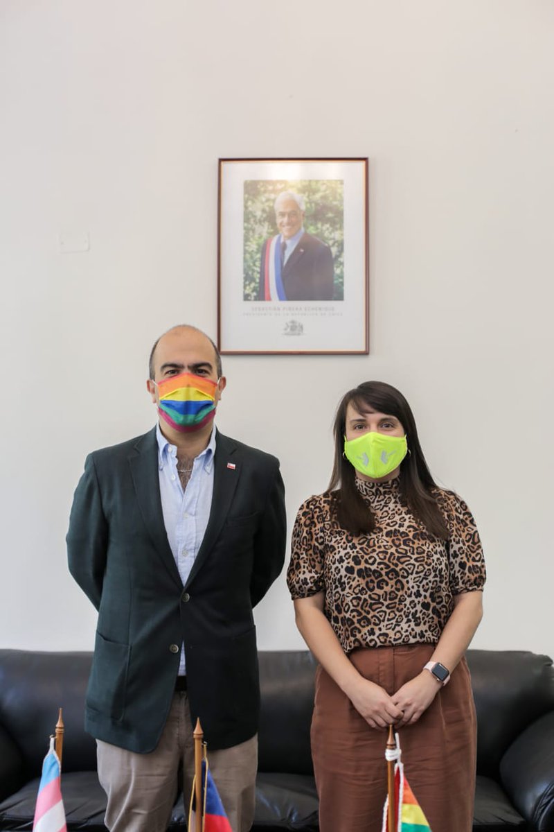 InjuvChile's tweet photo. ¡Seguimos trabajando en conjunto por el cuidado de las y los jóvenes! 🙌

Directora nacional @renatasantander y director nacional de @senda_gob @ccharme realizan reunión intersectorial donde conversaron sobre prevención para nuestros beneficiarios. https://t.co/3fLsKzoOKz