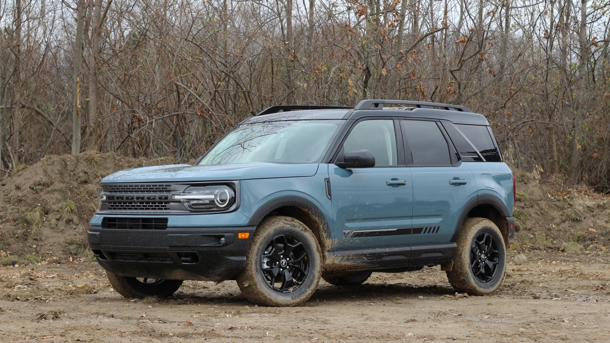 therealautoblog's tweet photo. The baby Bronco is capable, utilitarian, stylish and everything it needs to be...

2021 Ford Bronco Sport Review: https://t.co/fuv14XK9z8 https://t.co/2Rl7sICauU