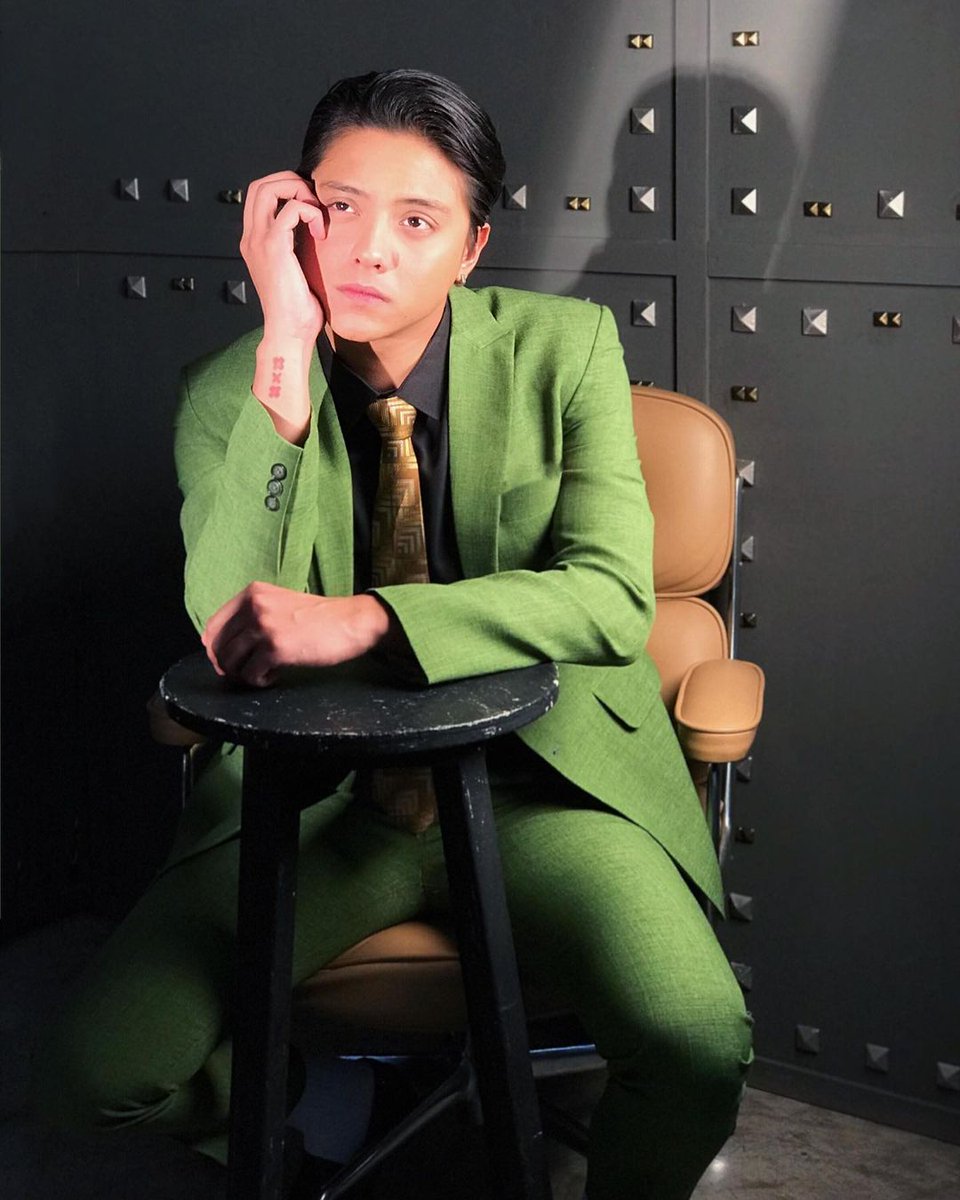 Djp5SOS's tweet photo. bagay kahit anong color! 😍🖤 @imdanielpadilla https://t.co/rfHnbg3ohf