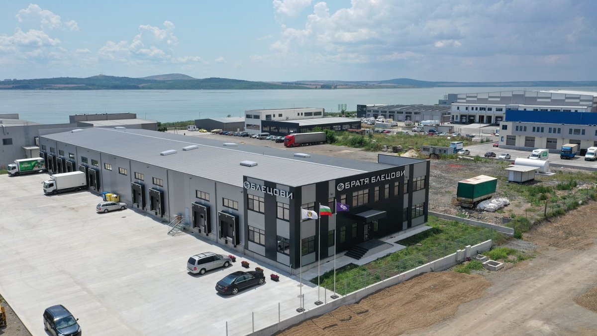"Bratya Bletsovi" the company invests over BGN 3 million without VAT in its own logistics center.
The company also points out that the strategic location, good connectivity with all modes of transport and the rapid pace of development were the main factors for choosing "ILPB"plc.