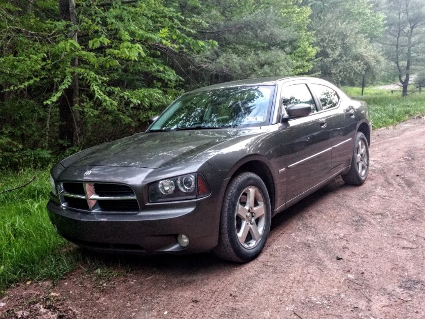 DaphneComerer's tweet photo. Finally got another charger. 1st one totaled by a deer 1/6/2020.
My one now is a 2011 R/T AWD.
It's loaded, there are options that I never knew existed. Heated and cooled cup holders?? Who knew... @Dodge  #sweetride https://t.co/bisSRsmoHe
