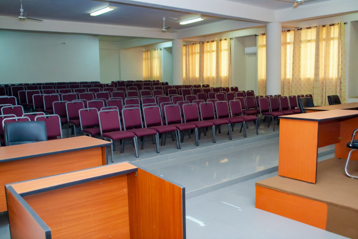 WIUCGHANA's tweet photo. Dear Students,

We write to communicate the following decisions, taken by Management of our University College to you.

Lectures for the first semester of the 2020/2021 Academic year will resume on 11th January, 2021 for all continuing students.
Read on:
https://t.co/UeUZoHpjk5 https://t.co/Wv0zdsve0q