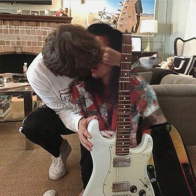 FedericaFanell9's tweet photo. non odiatemi :)) con questo vi auguro buona giornata
#larryshipper #luislime #BarryCrump #LarryStylinson https://t.co/GCePcewidN