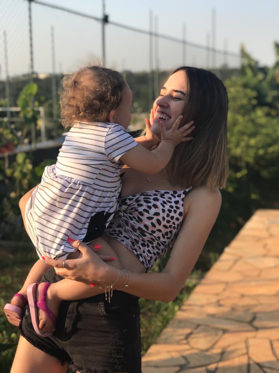 isapianho's tweet photo. Minha vida ganhou um novo sentido desde que me tornei sua madrinha e descobri uma nova fase de amor.
A dinda te ama muito ❤️ https://t.co/ViJ3PsbD2d