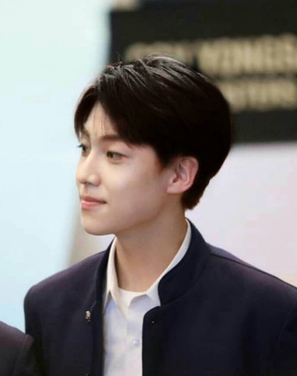 leeeunsangHeart's tweet photo. 왕족같은 귀티가 나는 은상이의 백만불 옆테. 
우리만 보기 아까워 세계에 알리고 싶은데... https://t.co/YvcTNyy8lk
