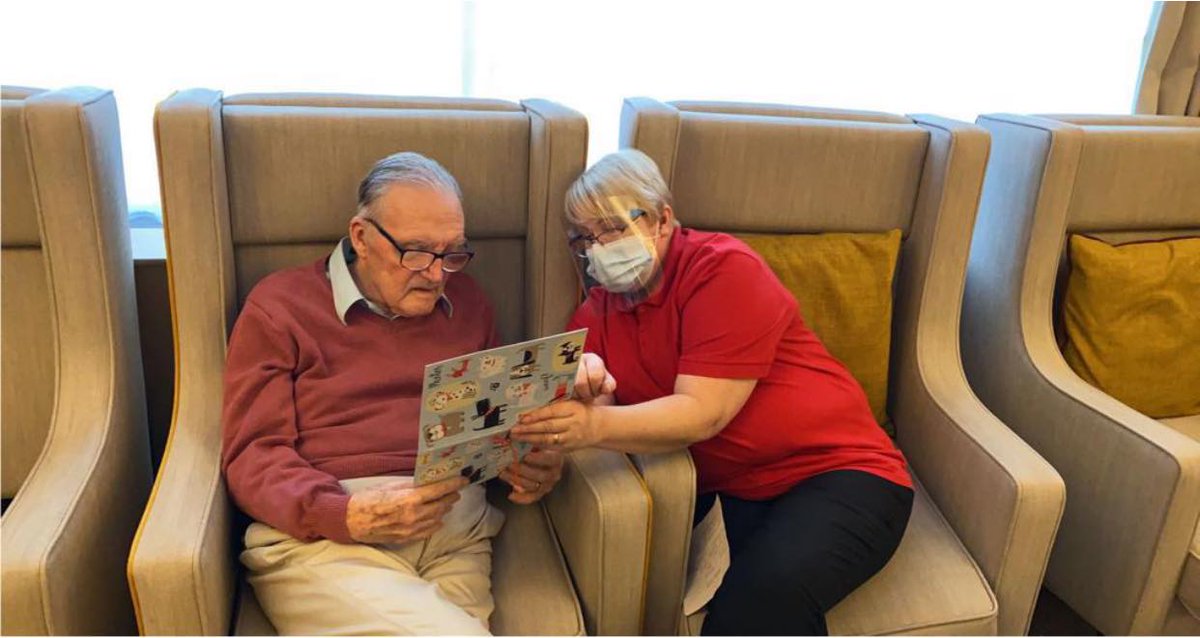 royley_house's tweet photo. Frank looking through the family photo album, that his lovely daughter sent him all the way from Canada ❤️🇨🇦🍁#canada #carehomes #carehomesuk https://t.co/Fhr2hEnZpw