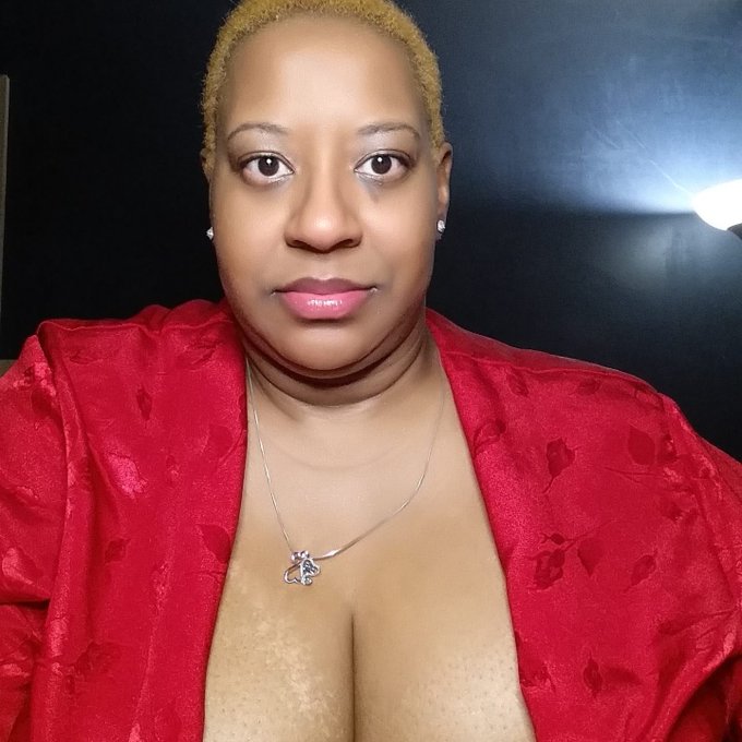 ✨Let me take your mind off the day.  I want to be your fantasy.✨  Come see me take it off while you relax<a href="/tag/mvsales"class="tags"><span>#mvsales</span></a>