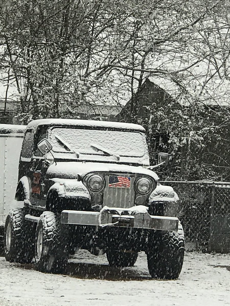 @Gear_America @THEJeepMafia @offroadelements @Legendary1941 @OffRoadMagazine @4x4dventures @OffRoadExpo @4wheeloffroad @JKU_VENOM @ReturnCheck @Thejeepboss @jeepinwithjudd @4WheelParts @Jeep_Family @4X4JeeperFamily @Jeep Snowing in MS