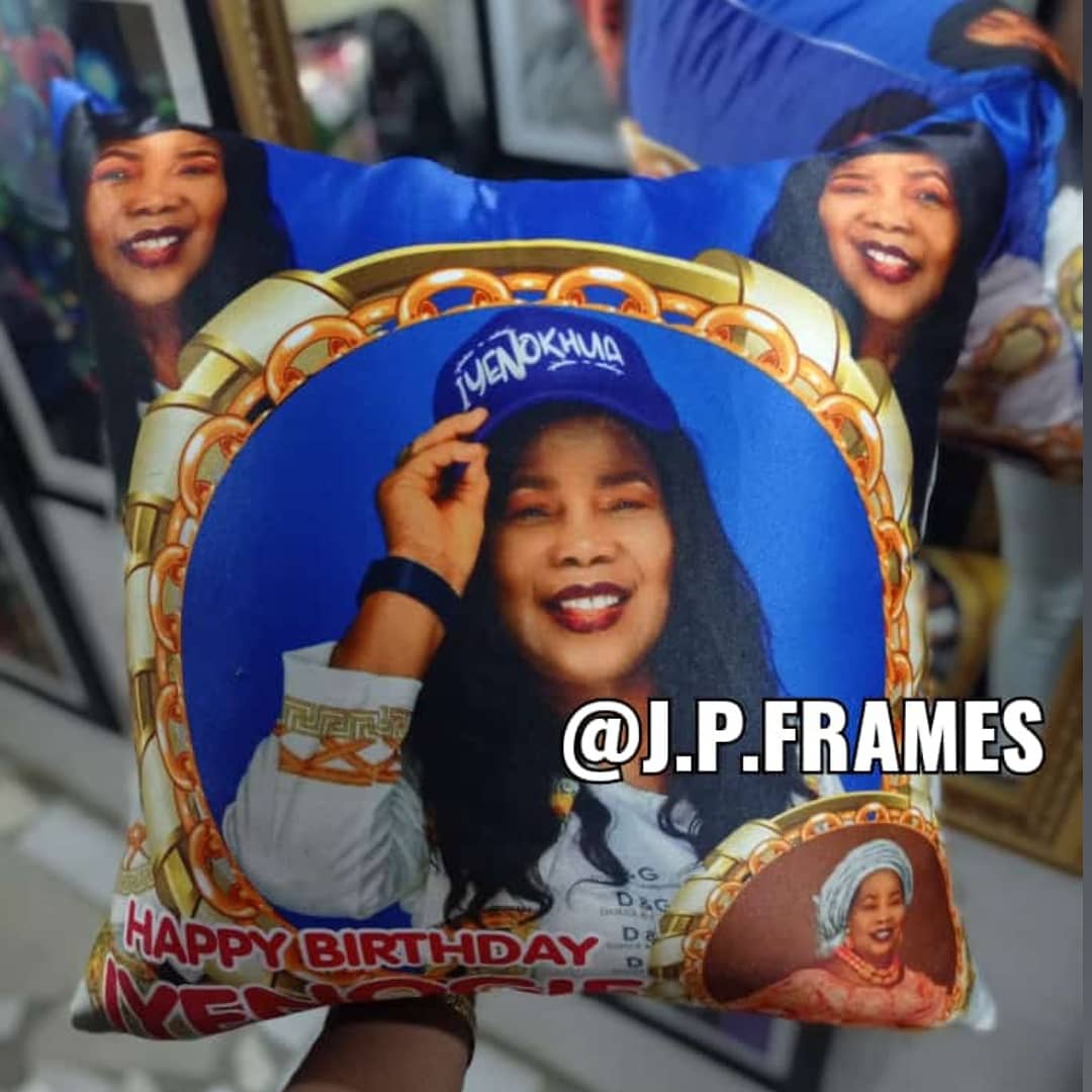 J_p_frames's tweet photo. Check out the front and back view of our 18/18 inches throw pillow.
DM for bookings or WhatsApp 08087296277
#stingymenassociation #tundeednut #university #frames #jpframes #throwpillow #giftideas #ArtistOnTwitter #COVID19 #BussItChallenge https://t.co/kjfP5Qvw2Z