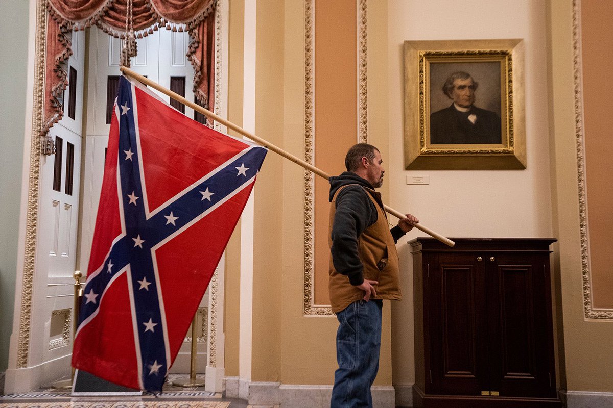 charlesjblake's tweet photo. After seeing this image last week, it’s time to start having this conversation again. #ChangeTheStar @ARLEG_Social #arpx @AsaHutchinson https://t.co/XiZjbAgZgm