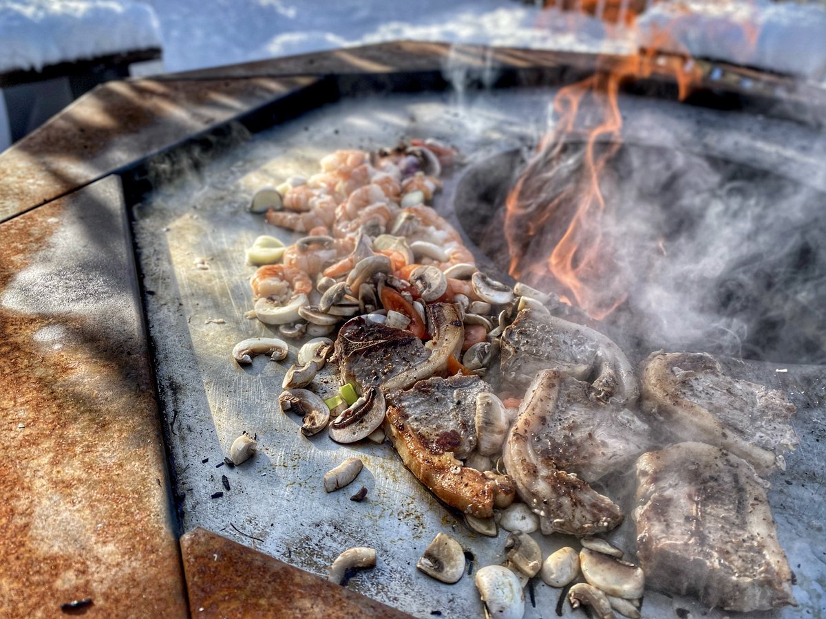KainerMartin's tweet photo. #martinkainer #designgrill #martinkainerdesigngrill #bbq #grill #fire #firelace #feuerschale #food #foodporn #delicious #designer #tirol #zillertal #instagood #pictureoftheday #picoftheday #photooftheday #bestoftheday #culinary #lifestyle #alps #steak #healthyfood #seafood #lamb https://t.co/Tf6G8Xemvn