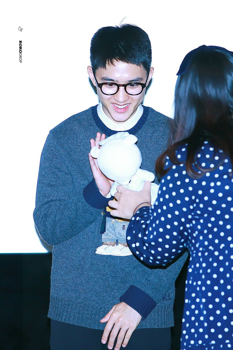 BUNNYMYE0N's tweet photo. "The light rays shining brightly for you. The outline of you is perfect, charming and enchanting, just like an angel. I'm always looking forward to the sight of you smiling brightly, my enchanting angel" 

Happy Birthday Doh Kyungsoo 🐧🧁 

#OurPrideKyungsooDay
#해피됴데이 https://t.co/w4QDiSsXRQ