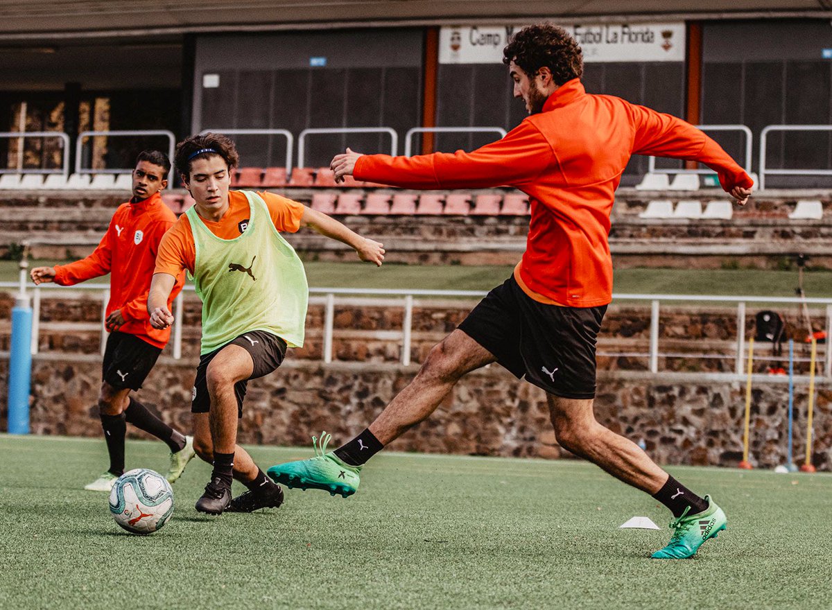 b1socceracad3my's tweet photo. π΄πΉ WE ARE BACK ON #Twitch... πβ½οΈ Start the year with the best soccer training in #Barcelona!! https://t.co/vX36K2PRcL #B1Training #B1Players https://t.co/1tGwpAbd9t