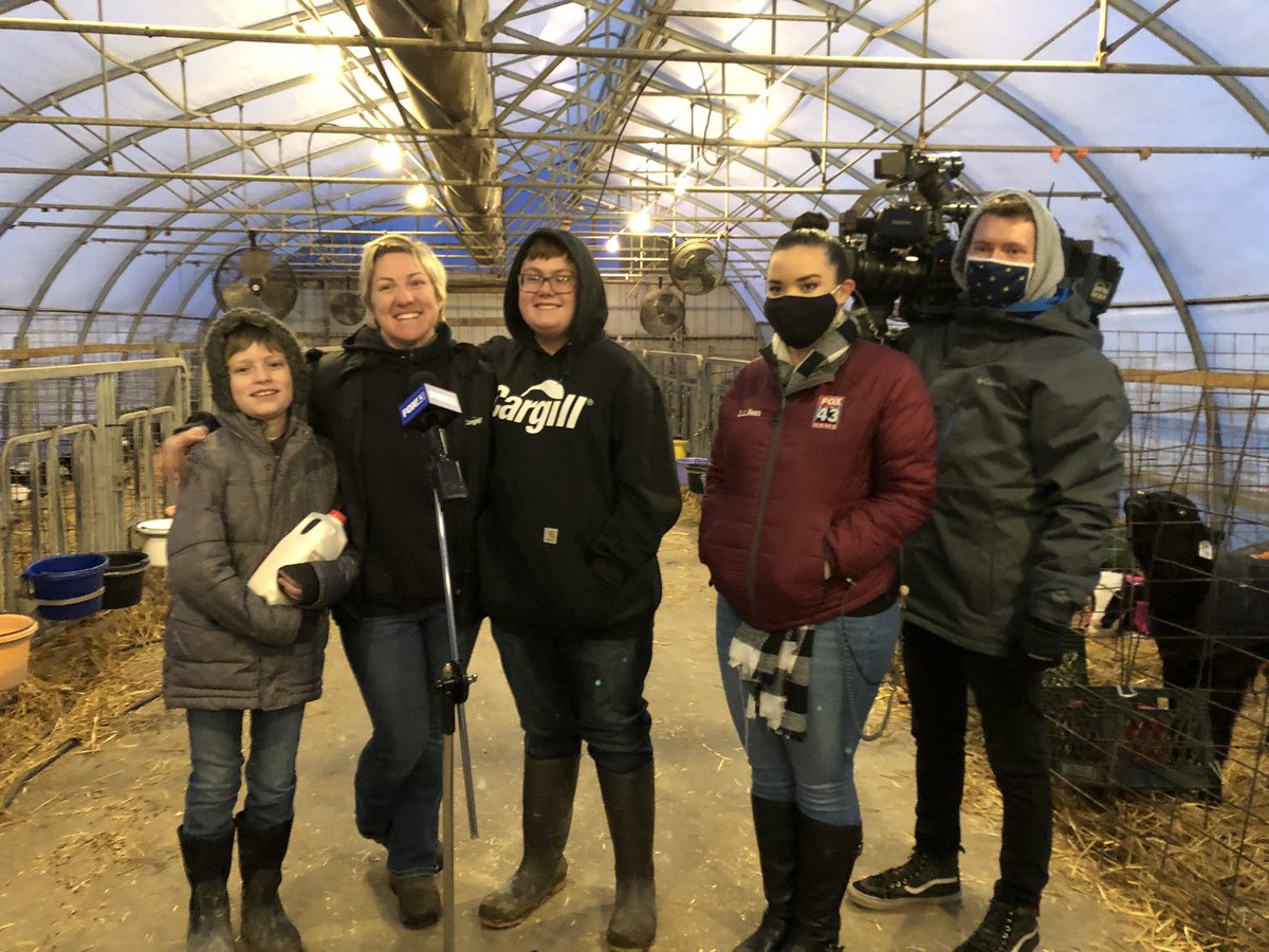 padairymens's tweet photo. We never tire of the beauty of a new day on the farm and this morning’s sunrise was magnificent. Thank you
Stover Farms and @fox43 @ChelseaKoerbler for a great start to a memorable #PAFarmShow week! #PAFS21 #CalvingCorner https://t.co/UnNtWmh3Yz