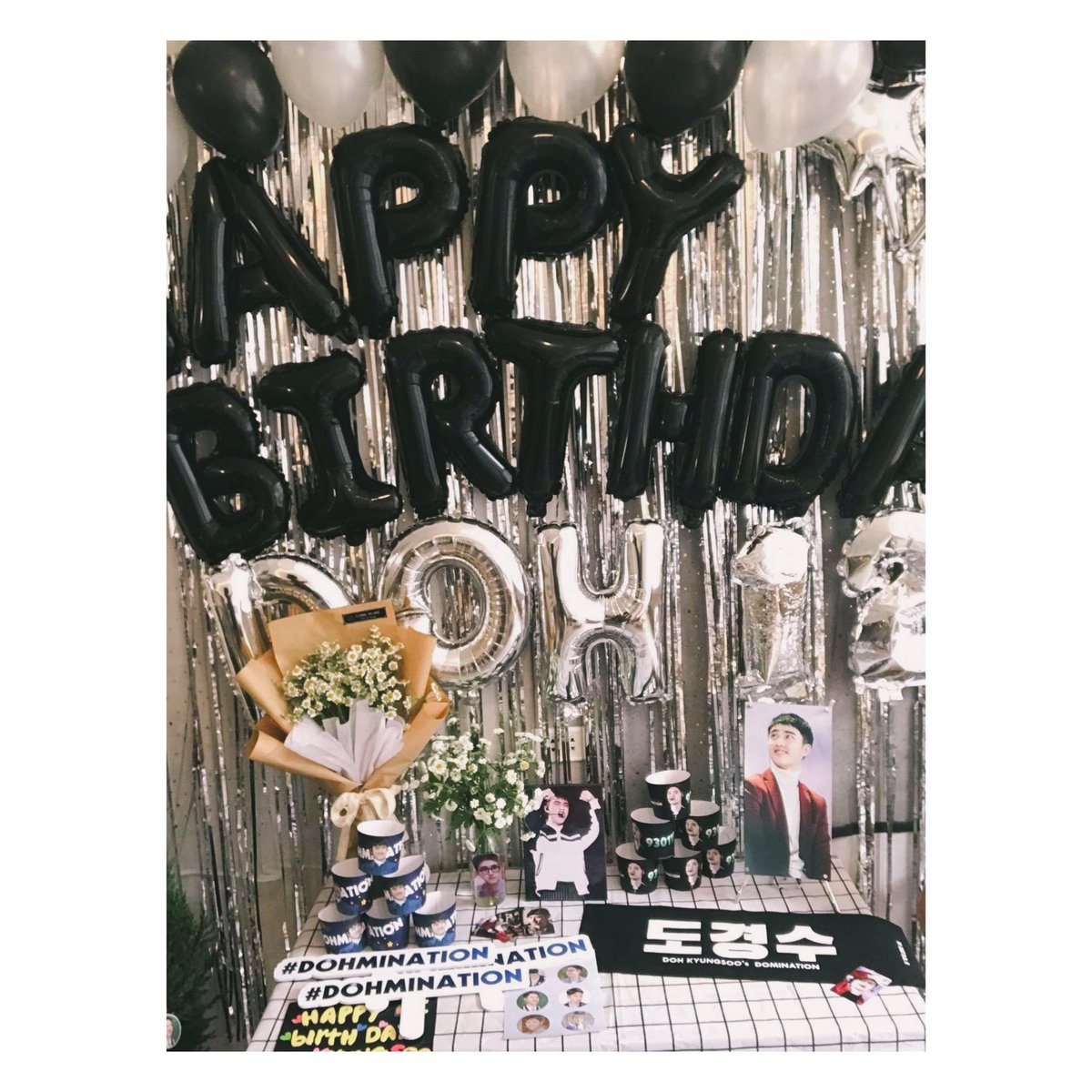 Mouse_Ut's tweet photo. Happy birthday to D.O 
Welcomeback soon, good healthy and happiness 🥰
@weareone.exo 
Event in VietNam.

#OurPrideKyungsooDay 
#DYODAY2021 
Những bức ảnh được chụp từ 1 ng bạn đặc biệt nhưng trình độ tay nghề hơi fail :))))) https://t.co/kkyR8S6BDE