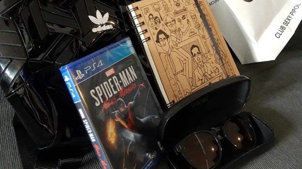 escuchocongo's tweet photo. Pd 1.
¿Y para Navidad? 🎄La Fiera Micaela Alvarez Avil se ganó todos estos premios de @adidasAR - @Costhanzo - #AyNotDead y el juego de #PlayStation4 de #SpiderManMilesMorales 🕸️

#SexyPipol - #ClubCongo https://t.co/87Jria4NcW