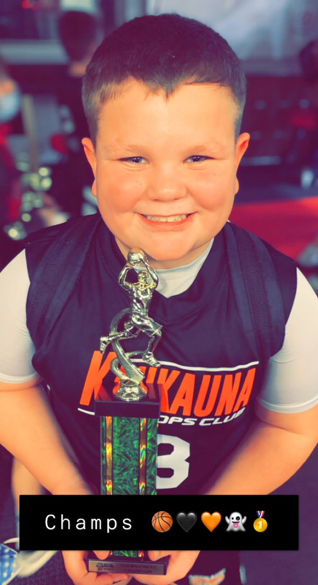 michellevraney's tweet photo. Big weekend for 5th grade Kaukauna Hoops Club! 🖤🧡🏀🏆👻⛹️🥇@Kaukaunabball https://t.co/5D6qf7rm0R