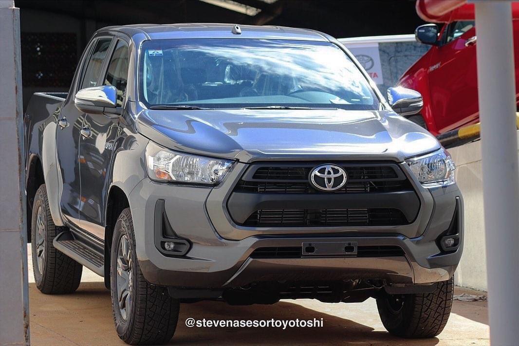 stevenbrica's tweet photo. NEW HILUX SR!!
Caja Automática.
Motor 2.4 cc diesel.
147 hp.
La aceptación que tiene esta versión es 👏
Consultas al 0983486644
#toyota #toyotapy #hilux #toyotoshisa https://t.co/i3AV0H2jhn