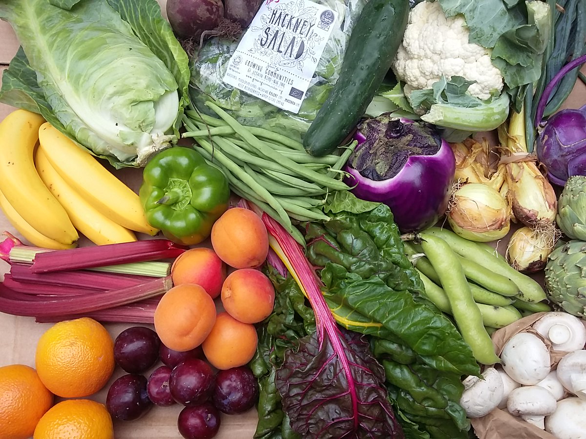 growcomm's tweet photo. We're thrilled to be reopening our veg scheme collection point @e5bakehouse this week. Collect healthy fresh organic fruit and veg along with tasty sourdough from the heart of #LondonFields #e5 #boxscheme #Hackney. Other collection points are available: https://t.co/Q5GPLDhY6a https://t.co/wMkjY1wZsU