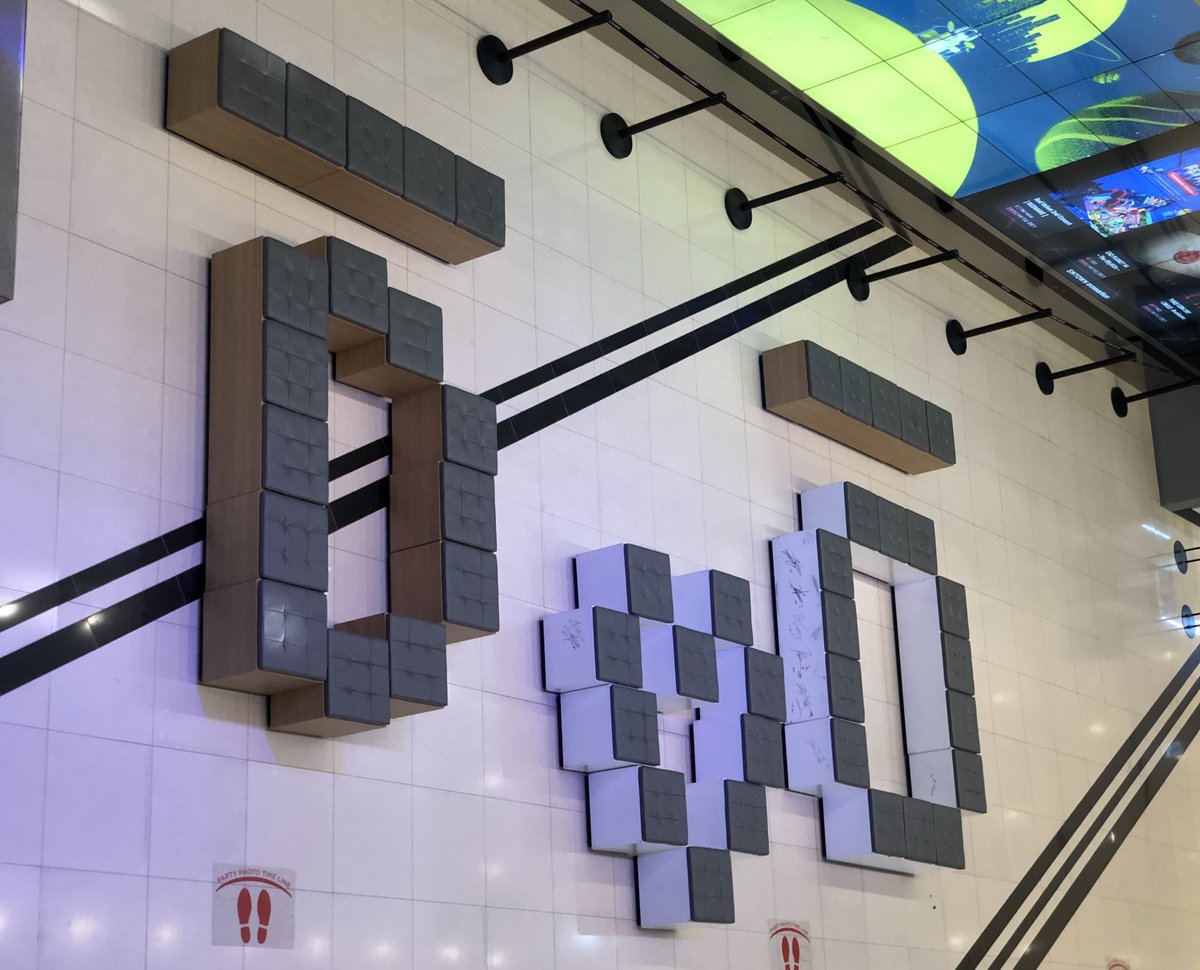 kyungseng's tweet photo. SM Town coex is already closed so we won’t be getting any cute birthday chair arrangements this year for Kyungsoo ㅠㅠ but for those who missed it, here are the past ones in celebration of Kyungsoo’s birthday 🤍

#DYODAY2021 #OurPrideKyungsooDay
#해피됴데이 #경수야_생일축하해 https://t.co/RGHeMgSU3O
