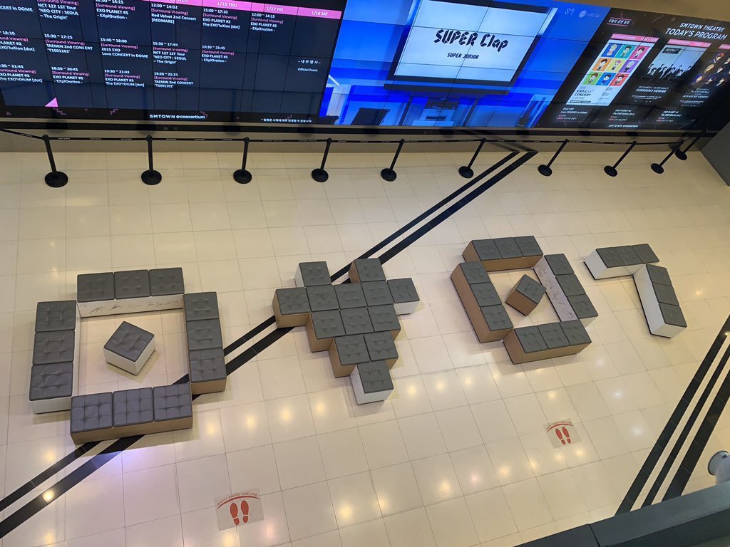 kyungseng's tweet photo. SM Town coex is already closed so we won’t be getting any cute birthday chair arrangements this year for Kyungsoo ㅠㅠ but for those who missed it, here are the past ones in celebration of Kyungsoo’s birthday 🤍

#DYODAY2021 #OurPrideKyungsooDay
#해피됴데이 #경수야_생일축하해 https://t.co/RGHeMgSU3O