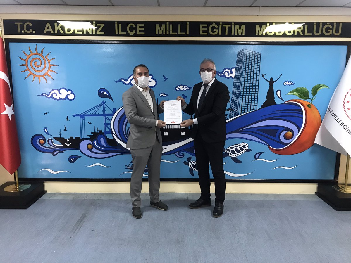 Sayın Müdürümüz <a href="/AdemSimsek33/">Adem ŞİMŞEK</a> "Okulum Temiz  Belgesi " almaya hak kazanan okulların belgelerini okul müdürlerine verdi. Emek veren tüm öğretmen, idareci ve personelleri tebrik ederiz. <a href="/tcmeb/">Millî Eğitim Bakanlığı</a> <a href="/ziyaselcuk/">Ziya Selçuk</a> <a href="/muhittinpamuk/">Muhittin Pamuk</a> <a href="/AdemKoca46/">Adem Koca</a> <a href="/MersinMEM/">Mersin İl Millî Eğitim Müdürlüğü</a>