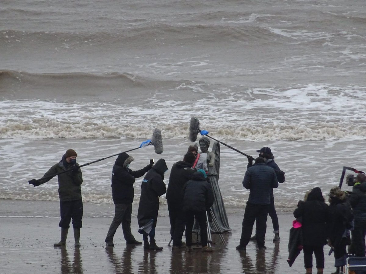 dwpageofficial's tweet photo. 🚨 NEWS 🚨

It seems the Weeping Angels are back for Series 13! 

Spotted filming on location, Jodie Whittaker and a Weeping Angel... https://t.co/ii47gNizaH