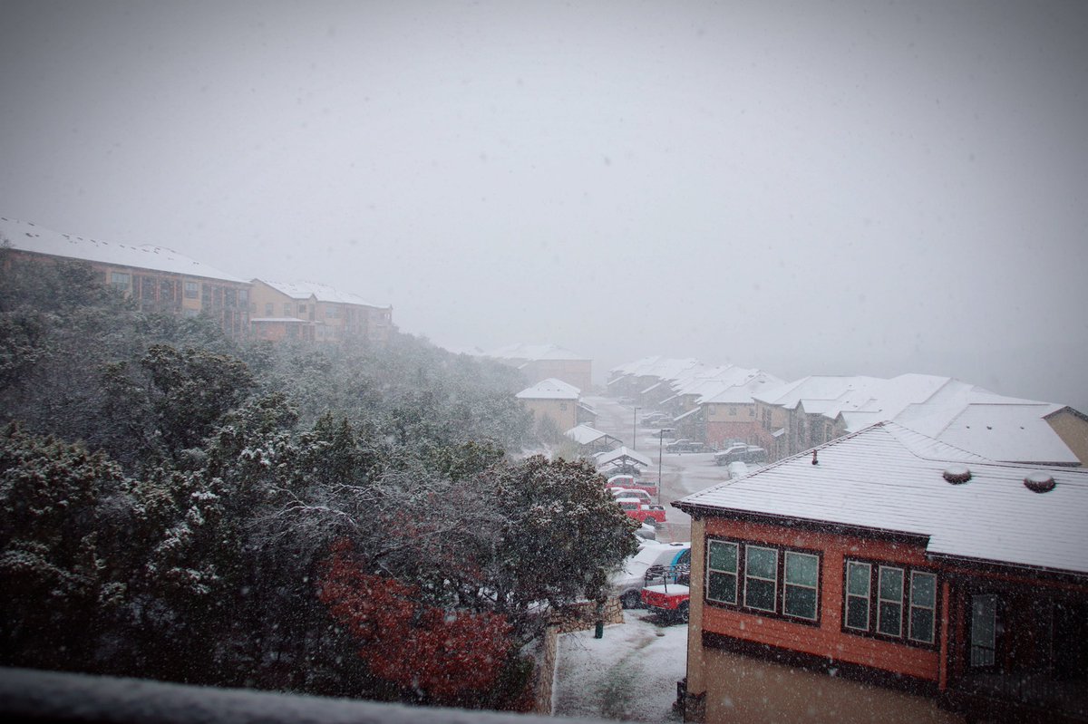 kimberray100's tweet photo. “Let it snow, let it snow, let it snow.” https://t.co/s5aUBusdve