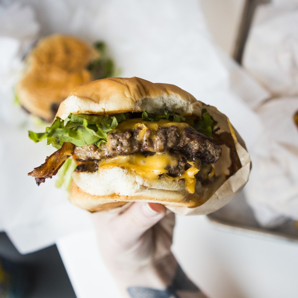 burgerspriest's tweet photo. Quick photo op before total indulgence

#bacondouble #theburgerspriest #freshbeef #pillowsoftbun https://t.co/Nz33tGYdmY