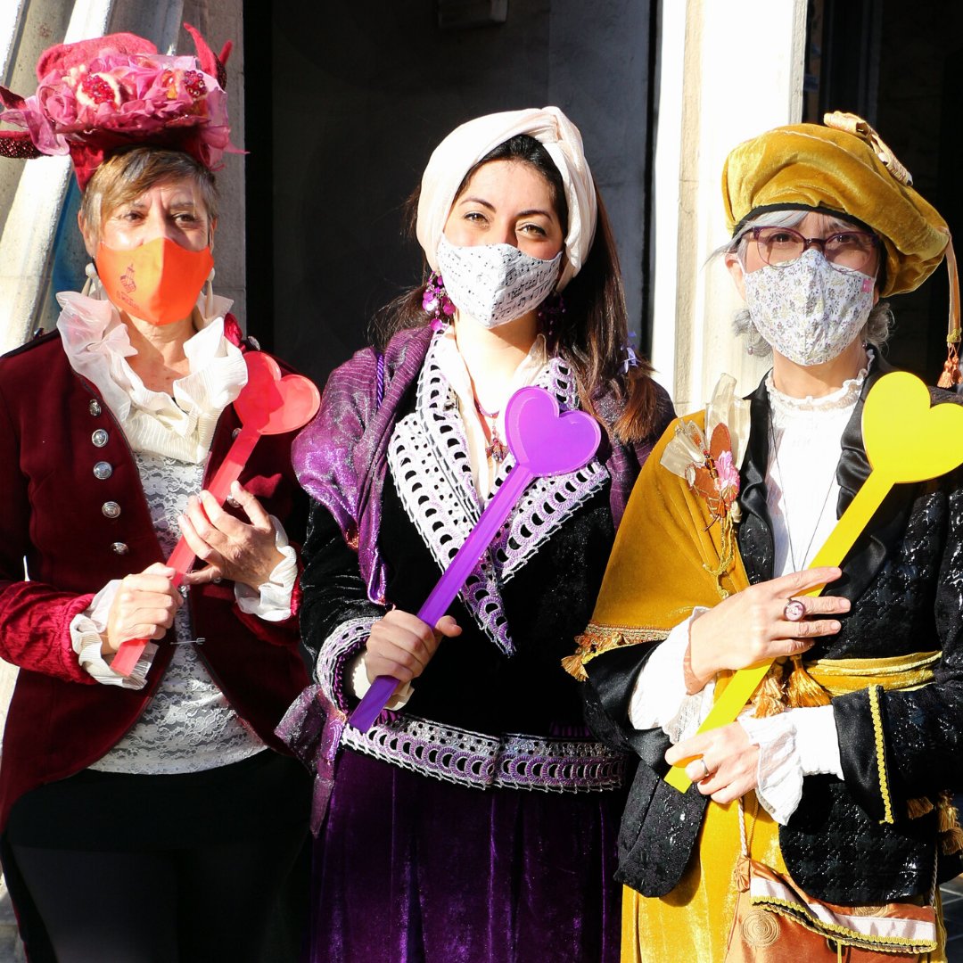 elmicaletsc's tweet photo. ☀️ la Cavalcada Virtual de les @maguesdegener ha sigut un èxit gràcies a vosaltres!! ☀️

✨ Les #maguesdegener han enviat centenars de cartes i jocs de papiroflèxia i retallables, per a cada xiquet o xiqueta per al qui ho han demanat ✨

#ElMicaletSC #festadelainfantesa https://t.co/j9ij3dlkzS