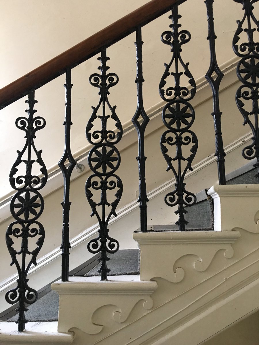 3/5 The  @old_museum, features a portico that is an exact copy of the octagon tower of Adronicus in Athens. Cornices & capitals continue the Greek theme, with Greek fret patterns & acanthus motifs. A balcony & spiral staircase features on the top floor.  #HeritageTreasures