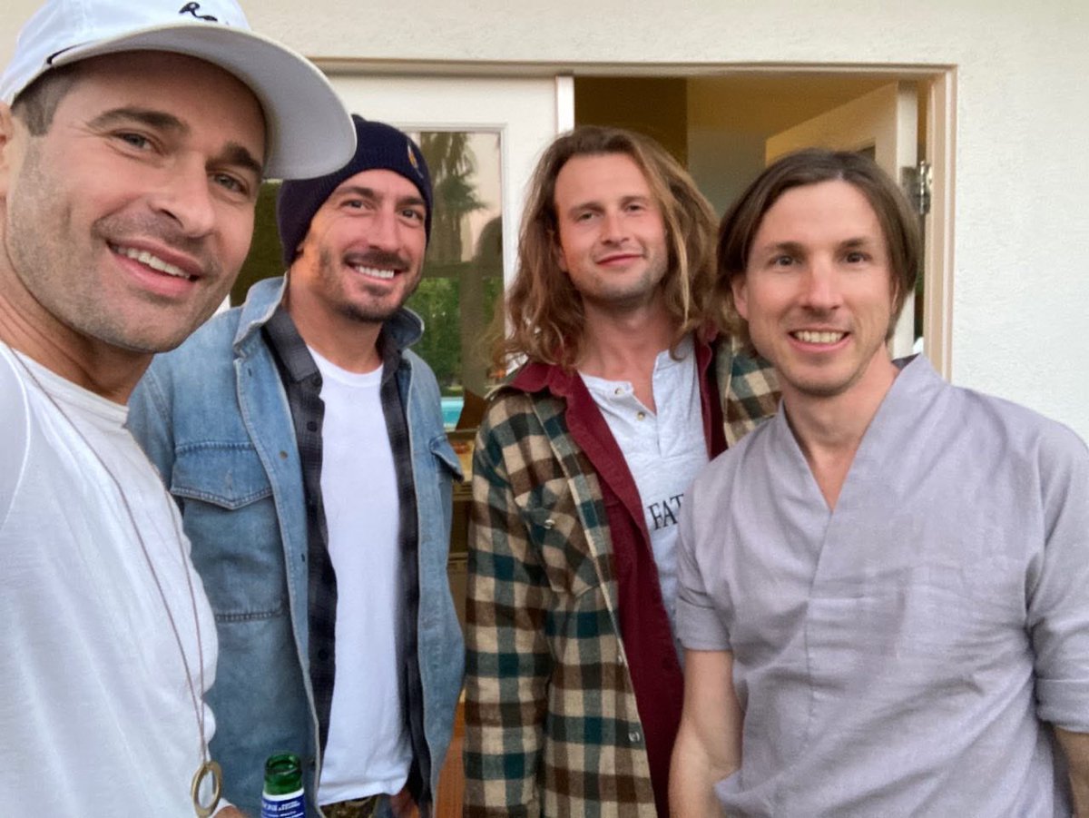 Conste11ation's tweet photo. Constellation founders had an amazing meeting last week! 

We discussed 2020’s advancements and builds to positivity impact our ecosystem. Stay tuned for great upcoming news! 

It’s going to be an impactful year, thank you all for your support! 
$DAG #hypergraph https://t.co/vVUWV1fdiu