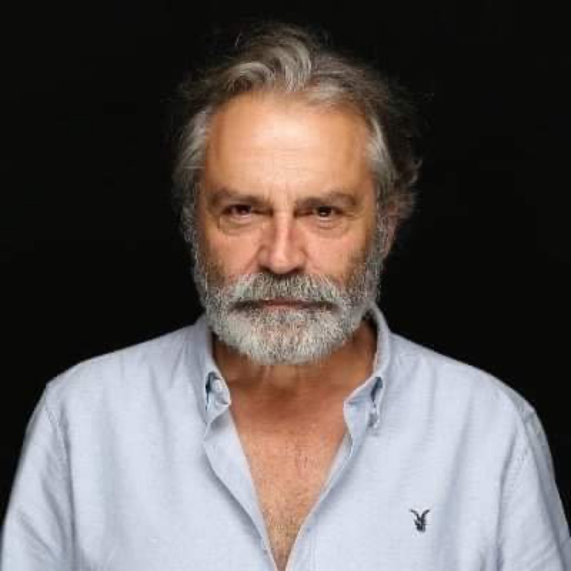 JantiJekrem's tweet photo. "İnsanları sadece sigara ve alkol mahvetmez. İnsanları 12 saat çalışmak, düşük maaş, kredi, ipotek, borç ve bunların stresi de mahveder."

Haluk Bilginer. https://t.co/MXCbAkuPxb