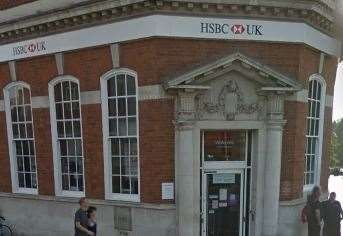 Kent Police investigating spate of attempted cash machine thefts in #Tonbridge, #PaddockWood and #Tenterden
buff.ly/35x8JT3